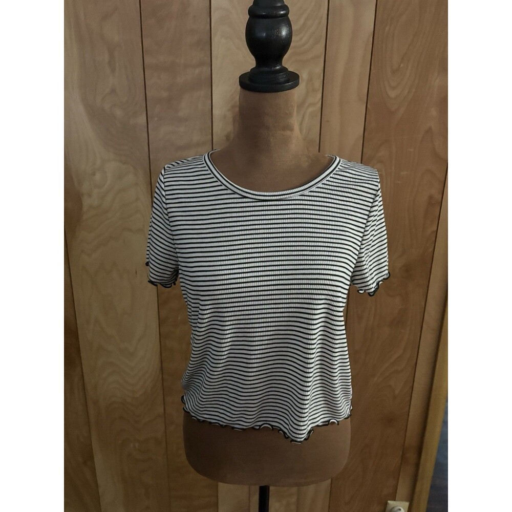 Caution To The Wind Black And White‎ Striped Lettuce Hem Shirt Size Large L